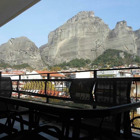 Meteora Panorama At The City Center Kalambaka Bagian luar foto
